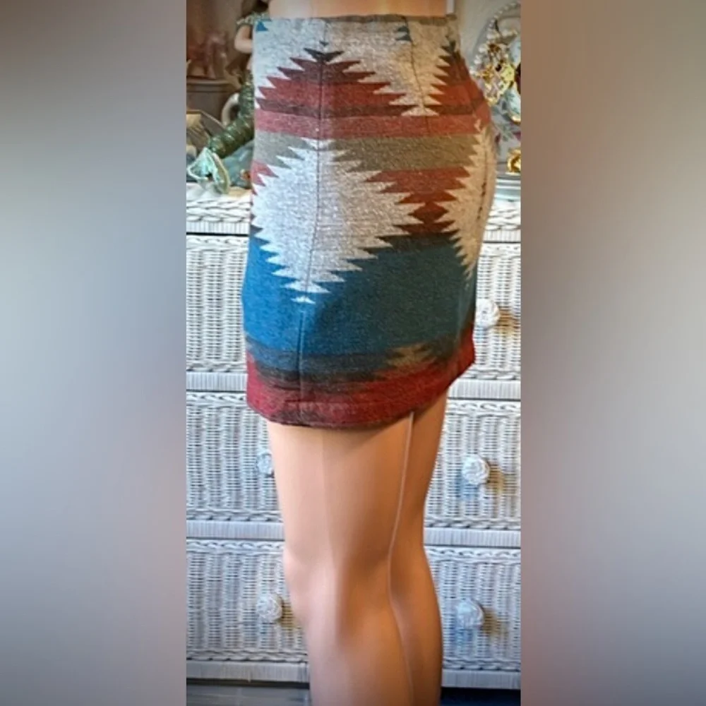 American Eagle Mini Skirt Southwestern Print in Terracotta - Blue Colors size 0